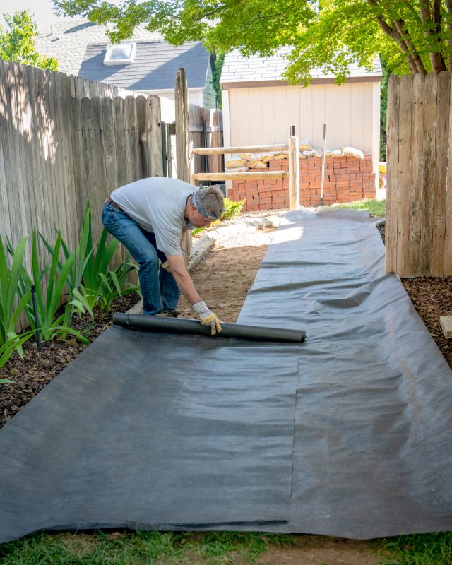 Rock Bed Weeding in Honolulu, HI